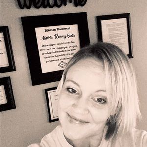 Meet your Posher, Crystal